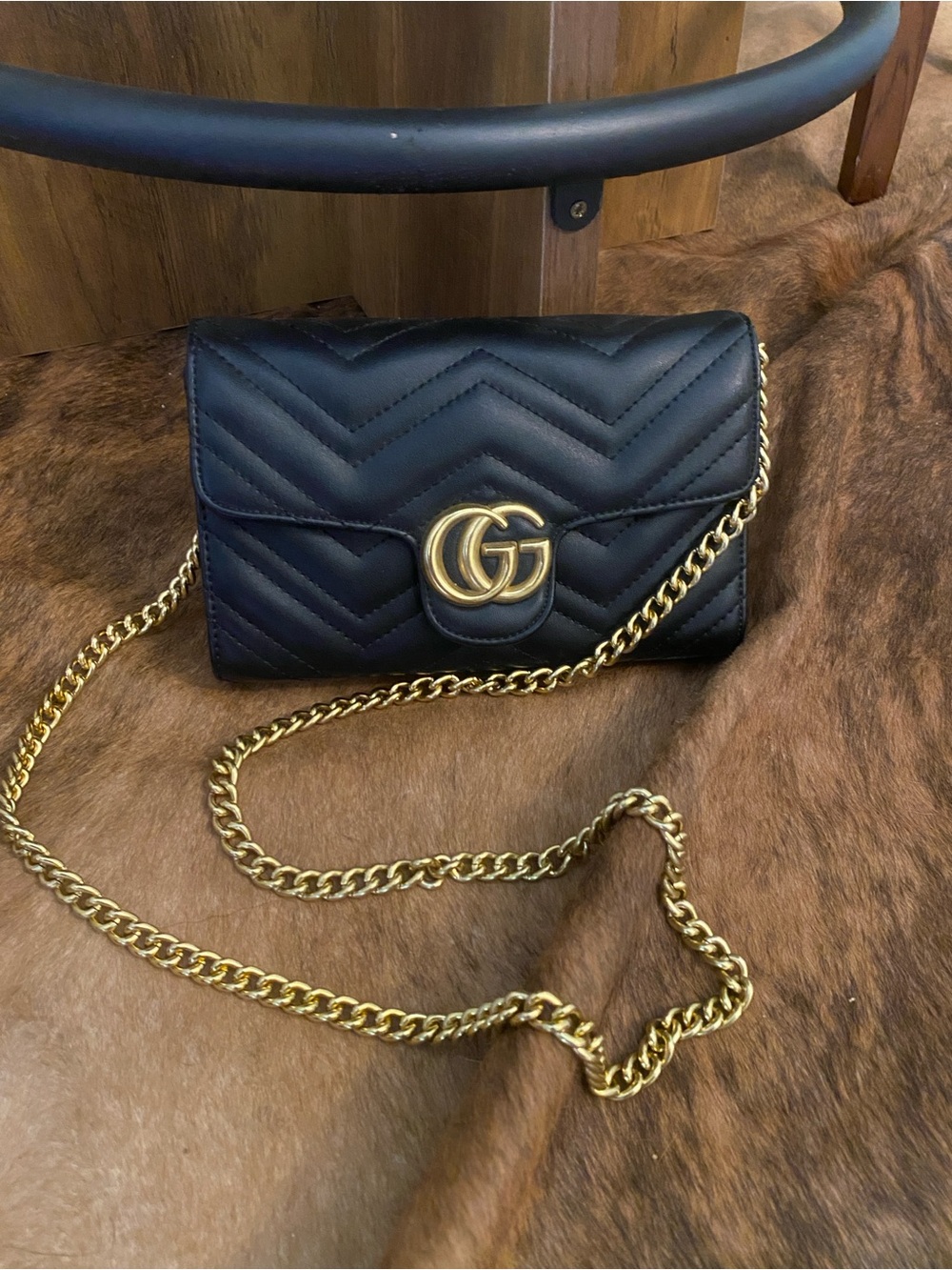 Gucci GG LogoBlack Matelassé Chevron Small Shoulder Bag with Gold Chain - Picture 5 of 5